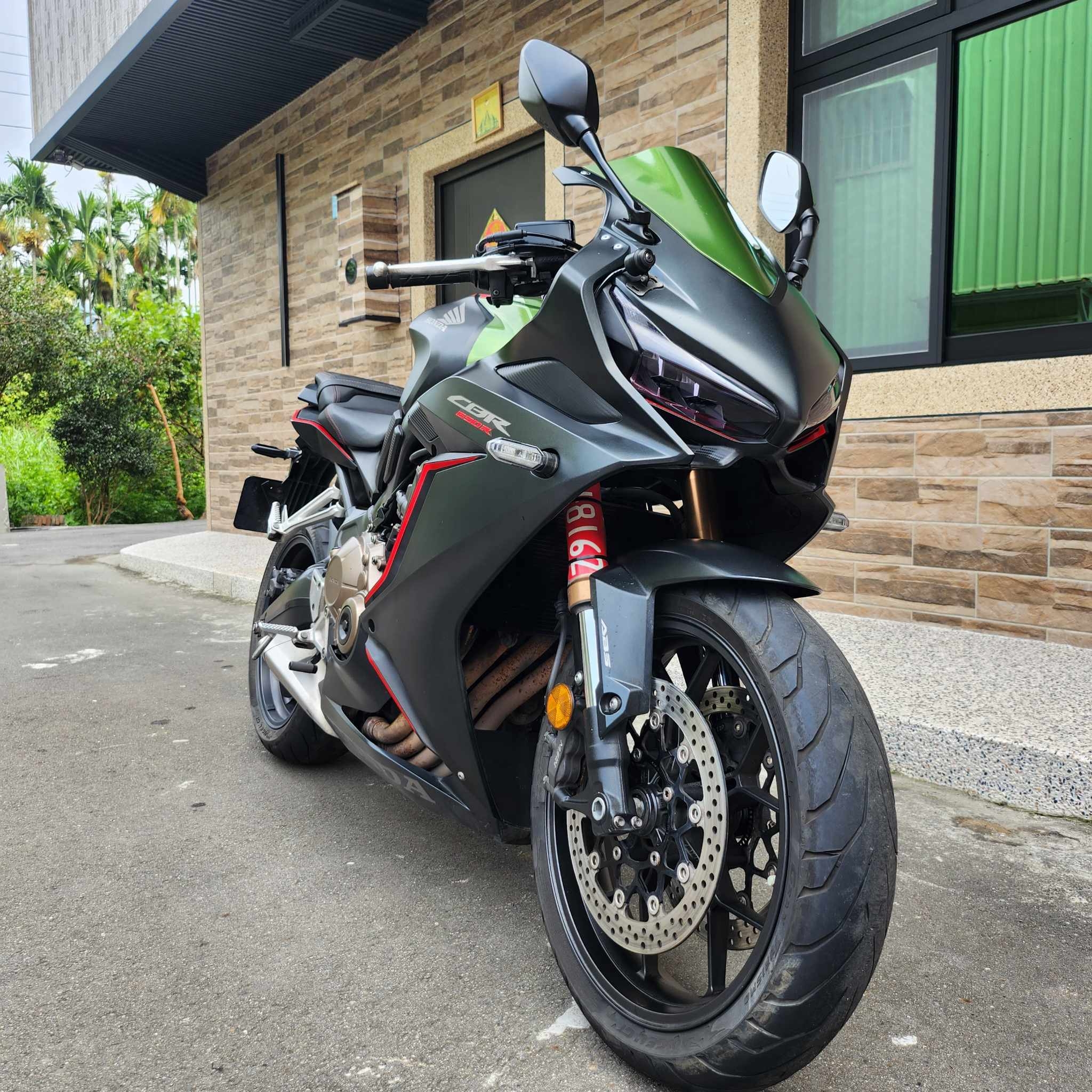 HONDA CBR650R酷黑飆炫