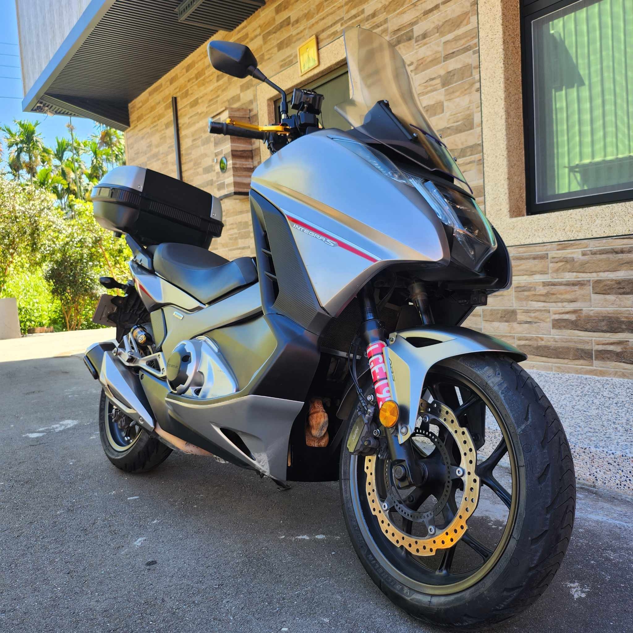 HONDA NC750D閃亮時尚