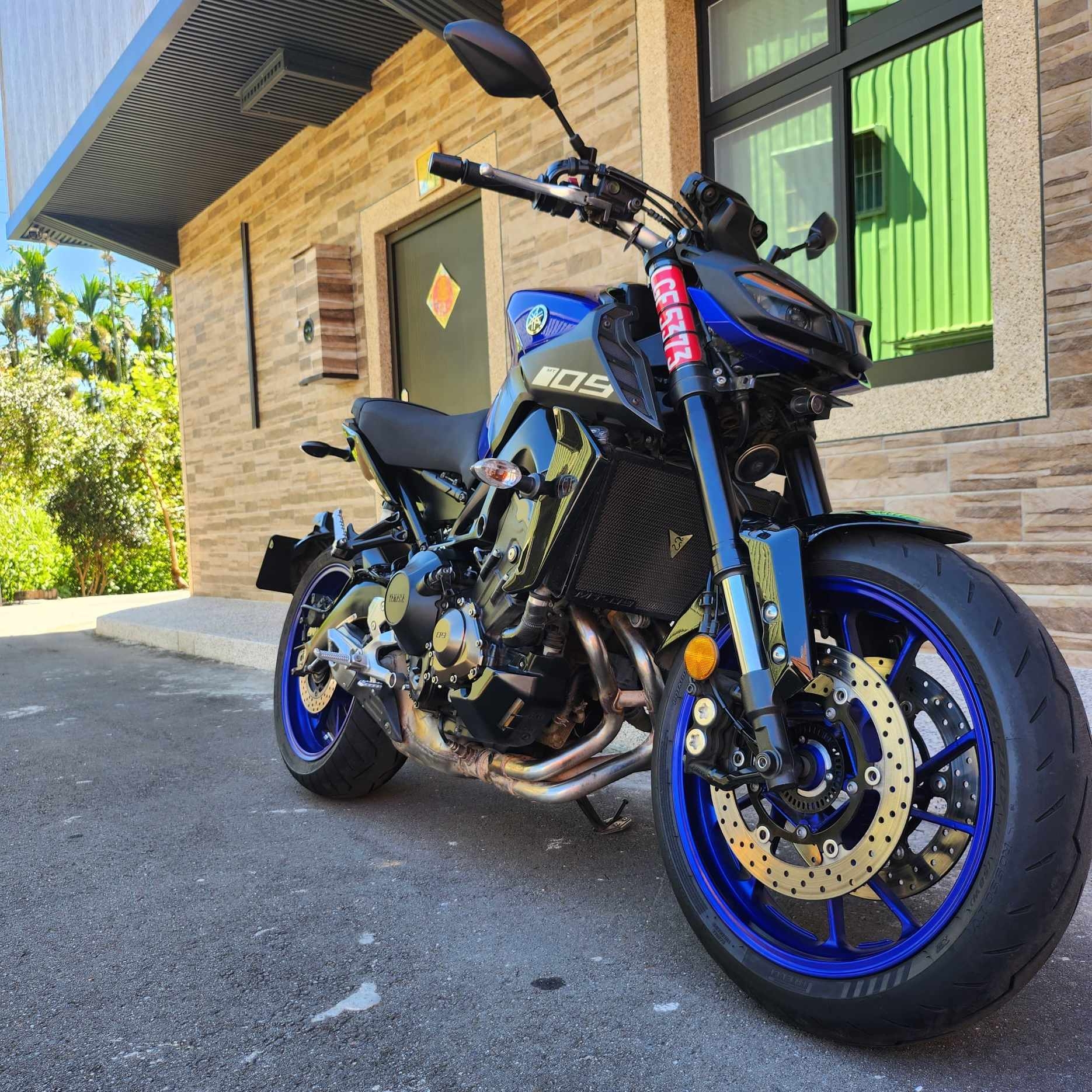 YAMAHA MT09炫酷黑藍