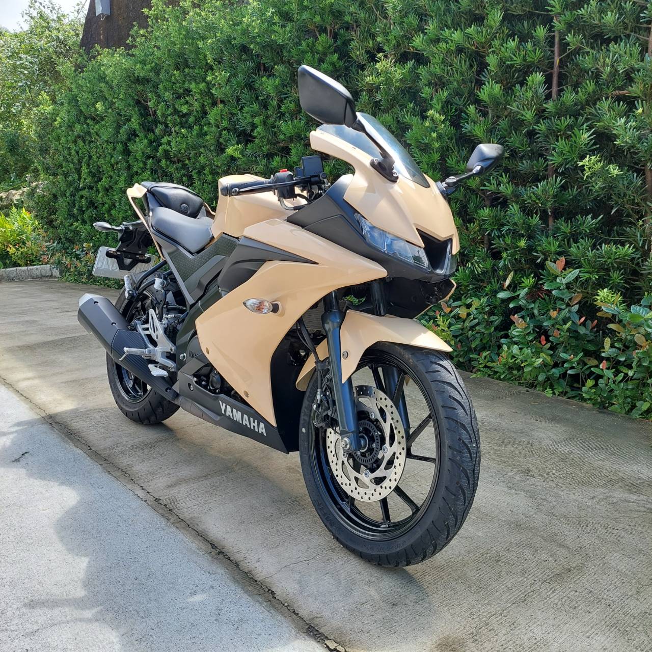 YAMAHA YZF-R15 香甜奶茶